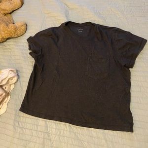 Everlane dark gray cropped t shirt